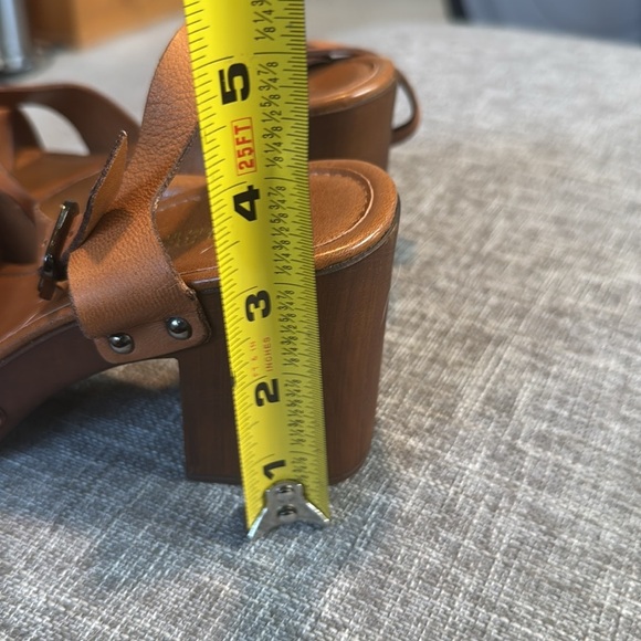 Sophia Milano Italian Leather Sandals - Picture 4 of 10